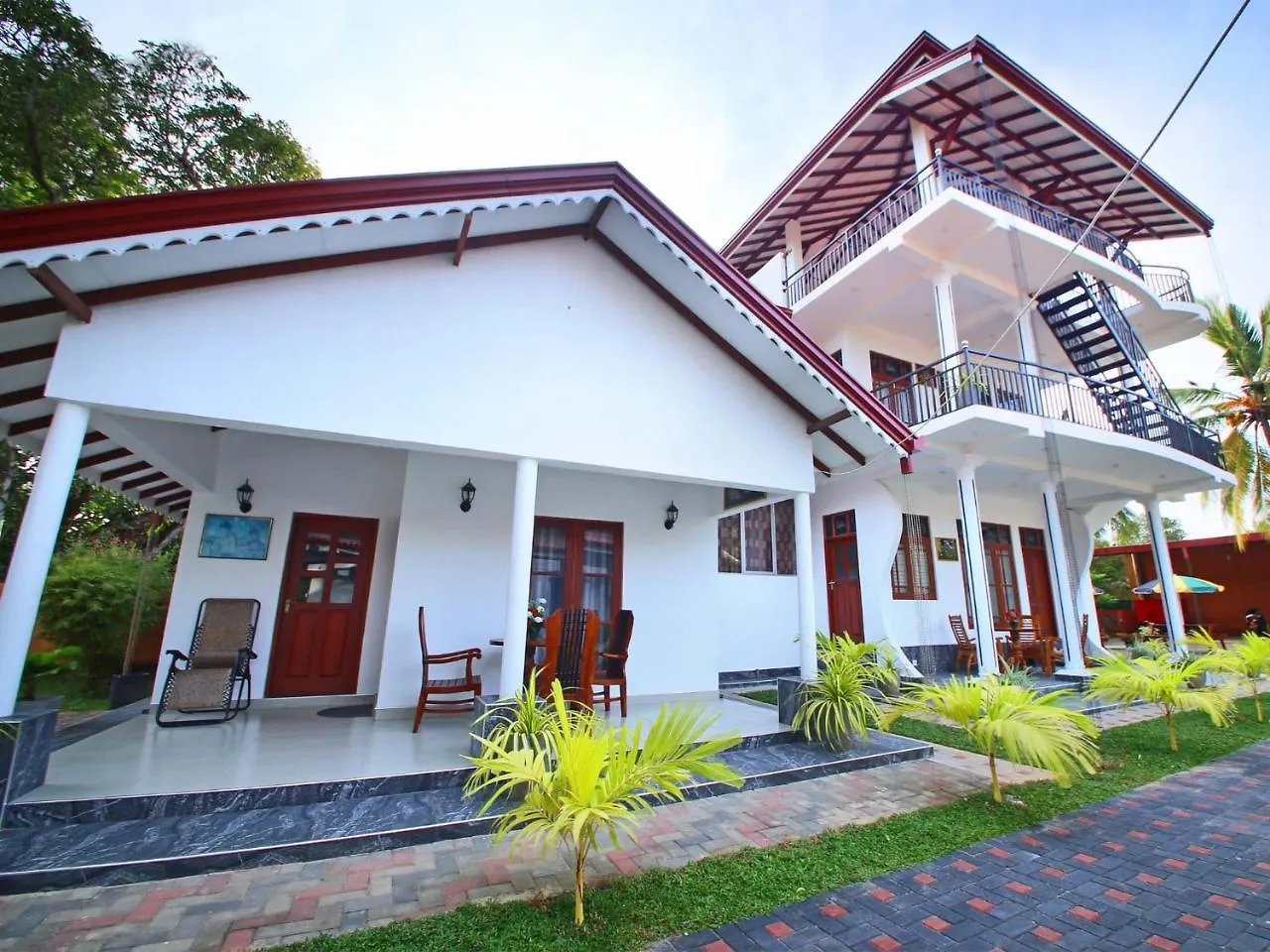 Happy Cabanas Guest House Negombo