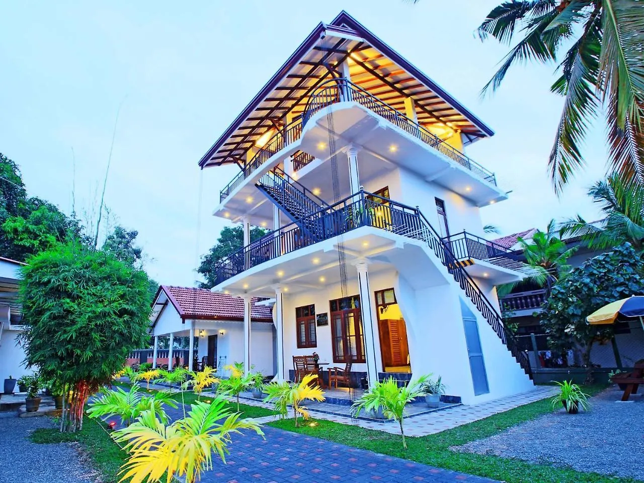 Happy Cabanas Guest House Negombo