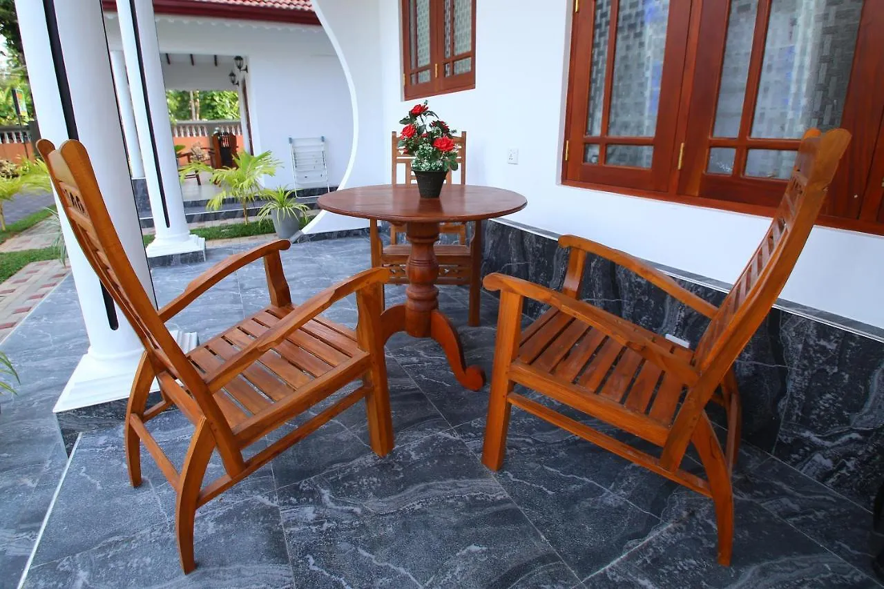Happy Cabanas Guest House Negombo